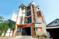 Super OYO 1251 Residence 8 - Guest houses