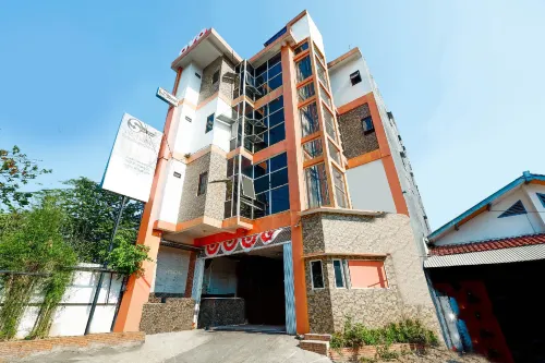 Super OYO 1251 Residence 8 - Pensions