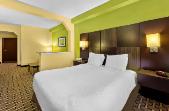 Best Western Knoxville Suites - Downtown Hotels near North Knoxville