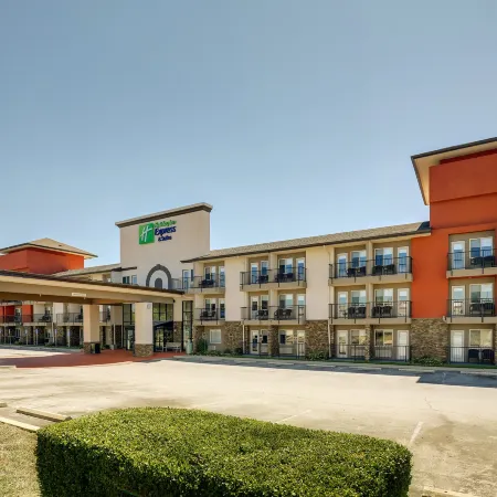 Holiday Inn Express & Suites BRANSON 76 CENTRAL by IHG