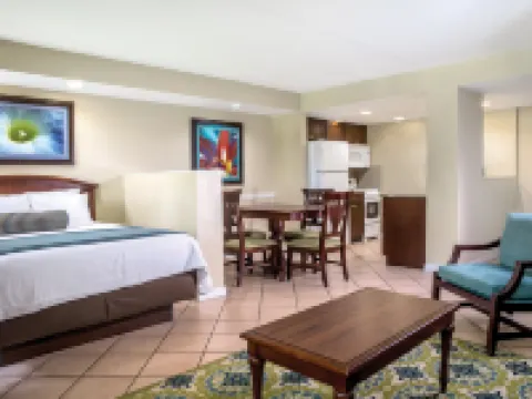 คลับ วินด์แฮม พาล์ม-แอร์ โรงแรมในปอมปาโนบีช