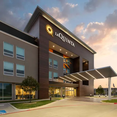 La Quinta Inn & Suites by Wyndham Austin Parmer/Tech Ridge