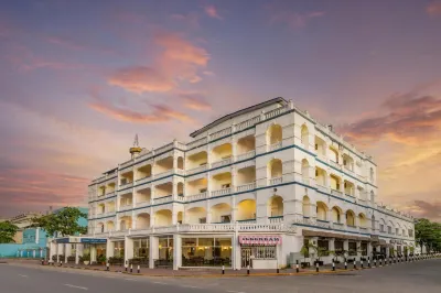 Sentrim Castle Royal Hotel Hotels near Swahili Cultural Centre