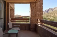 Loews Ventana Canyon Resort - Mountain view