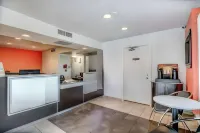 Super 8 by Wyndham Tracy Hotels in Tracy