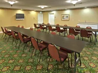 Holiday Inn Express & Suites Magnolia-Lake Columbia Hotels in Magnolia