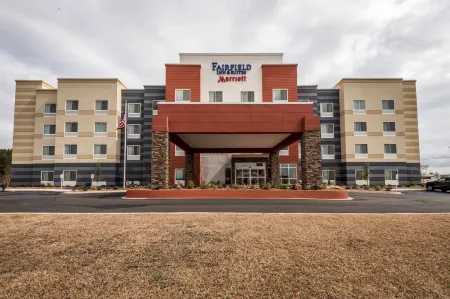 Fairfield Inn & Suites Meridian Отели рядом с Аэропорт Меридиан