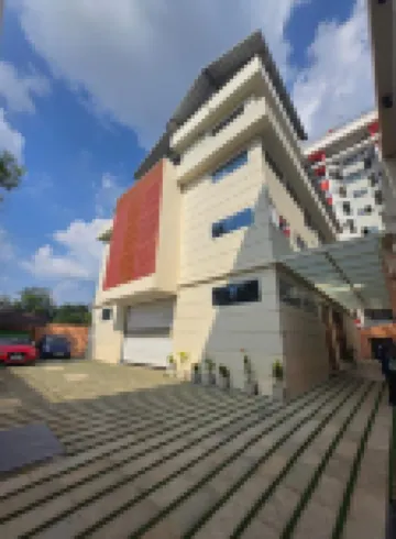 月巴薩精品飯店及水療中心，訊息園，卡卡納德 住宿飯店