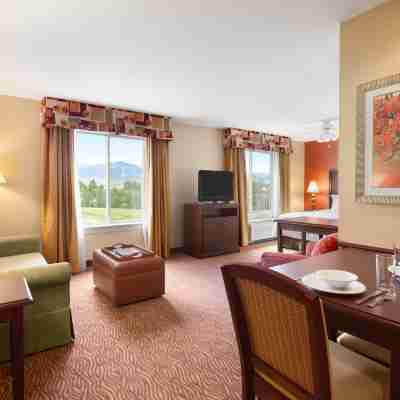 Homewood Suites by Hilton Medford Rooms