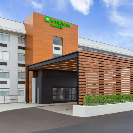 Wyndham Garden Louisville East