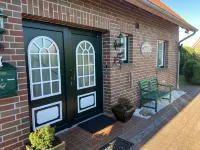 Quiet vacation apartment in Minsen Schillig on the natural beach