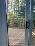 Cordial chalet with a balcony to have coffee with the squirrels