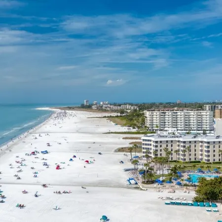 Palm Bay Club!!! Resort Living on Siesta Key!!! Beach to Bay!!!