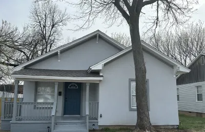 Pet friendly home; adjustable beds; near shopping and restaurants Hotels near Ramada Park