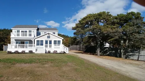 Driftwood Oceanfront Cottage at Popham Beach  Spectacular views from every room Hotel a Phippsburg