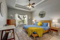 Experience Hill Country Life & Relax! Family & Pet Friendly Near Canyon Lake.