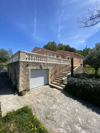 Villa Avec vue sur Golfe de ST Florent Отели в г. Рапале