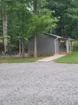 Very nice house in a quite peaceful area 2 mins from the water