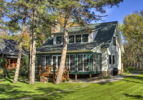 Newly Constructed Lakeside Cottage-Heavenly Porch-2 Fireplaces-Includes Pontoon!