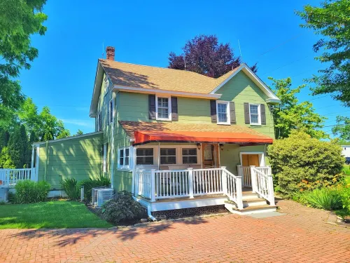 10 Minutes to the beach! Historic home on the Jersey Shore.