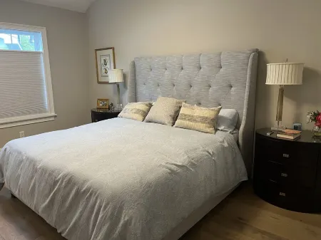 Location and Luxury. Beautiful In town Home near Race Track , SPAC & Restaurants Отели рядом с достопримечательностью «Saratoga Springs»