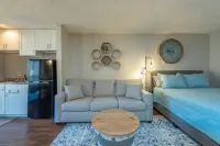 Studio Villa in Lake Lure with Rumbling Bald Resort Amenities