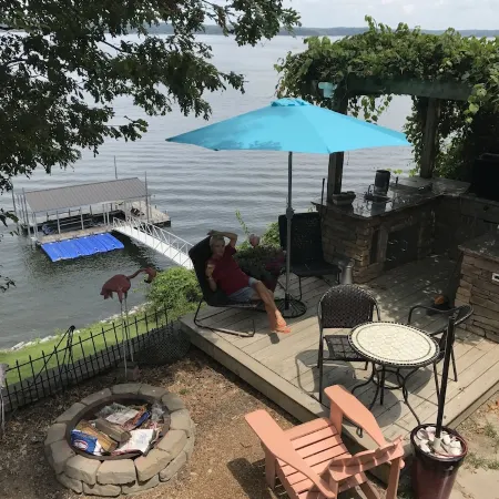 KENTUCKY LAKE HOUSE WITH THAT MILLION DOLLAR VIEW!