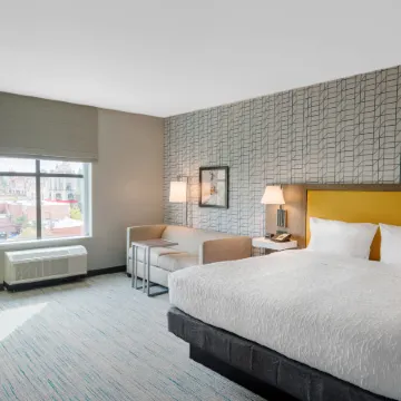 Hampton Inn Riverside Downtown