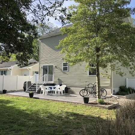 Bay Block Retreat – Pet-Friendly Fun for Families, Couples & Girls’ Getaways