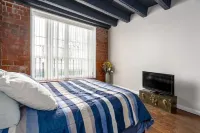 Local Discounts!-Charming Restored Schoolhouse Hotels in Newark