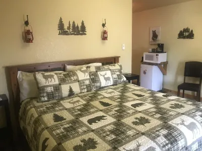 Mountain Peaks Inn, BEAR MOUNTAIN SUITE, Downtown Hill City Các khách sạn gần Black Hills Institute - Museum