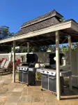 Princeville Delight! COLD A/C, Sleeps 4, Pool & Jacuzzi, Private Lanai & Space