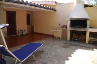 Close to the sea and the Center of Costa Rei, sleeps 5.