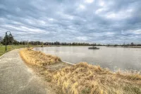 Beautiful home, easy access to everything! Hotels in Edgewater