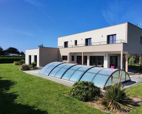 Modern villa in Les Sables d'Or with heated pool Hotels in Plurien