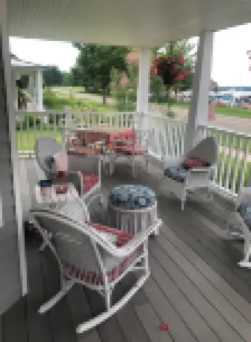 Cozy cottage on beautiful Lake Charlevoix