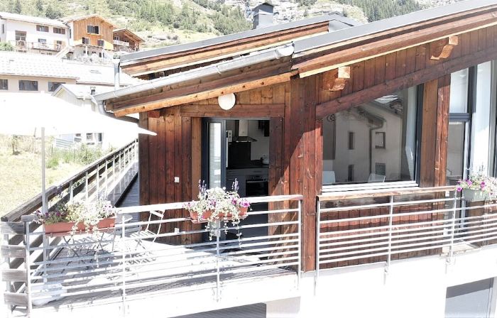 Appartement Alliant Confort et Charme au Coeur du Village de Lanslevillard