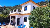 Villa Torcal 3, Heated pool , wifi, walk to bar! BBQ, Petfriendly