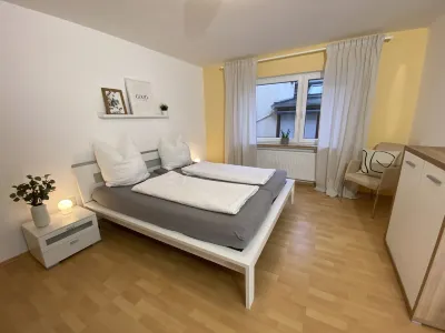 NEW! Apartment Father Rhine - 81 sqm - only 2 minutes to the Rhine promenade! Modern & chic Hotels near Minigolf Rebstock Garden