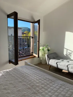 Stylish townhouse in the heart of the Midi Pyrenees Hotels in Quillan