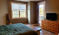 Penthouse w/ Lake View & private deck- next to SDC