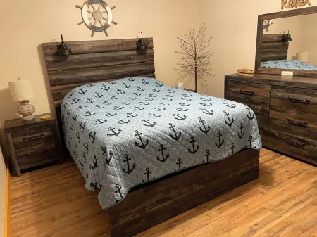 Remodeled home less than 1 mile from  entrance to Seven Points at Raystown Lake