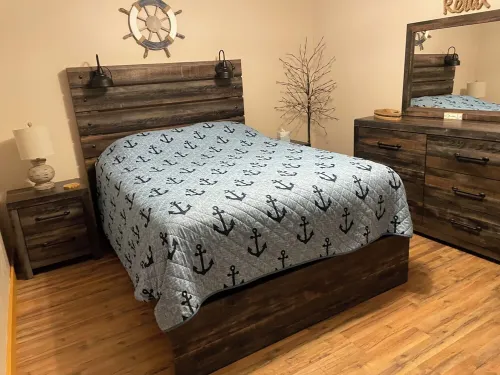 Remodeled home less than 1 mile from  entrance to Seven Points at Raystown Lake