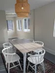 Cozy apartment just off the square in historic downtown Galesville. - Homestays