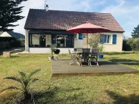 Detached single storey house near the beach