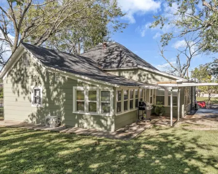 The Ouachita Depot- Large house/Perfect location Hotels in Mena