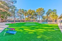 VIP! HUGE BACKYARD ONE STORY VILLA BIG POOL STYLISH GAME ROOM