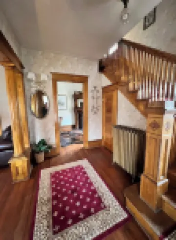 1800s Home Restored 5Br · Walk to UW & Downtown