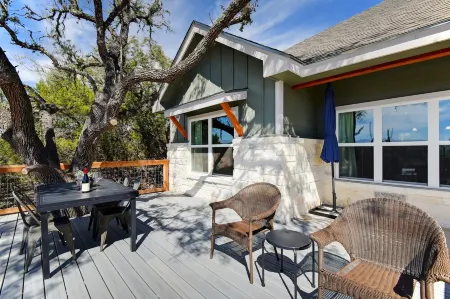Experience Hill Country Life & Relax! Family & Pet Friendly Near Canyon Lake.