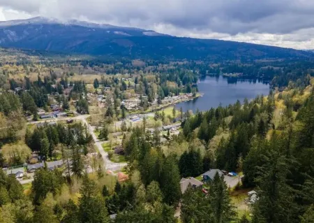 Private 2Br Creekside Chalet w/ Wood Stove!